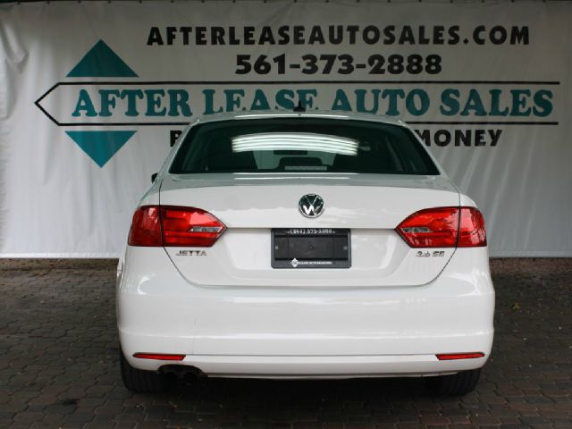 Volkswagen Jetta 2011 photo 2