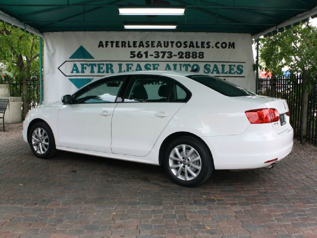 Volkswagen Jetta 2011 photo 3