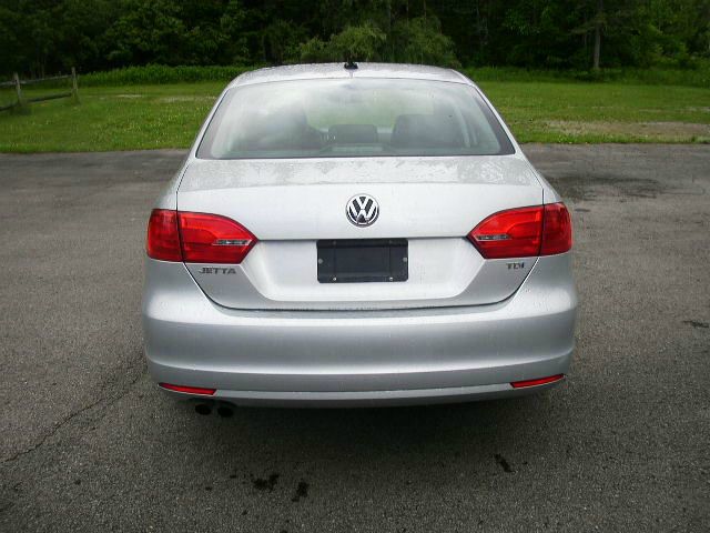 Volkswagen Jetta 2011 photo 2