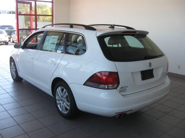Volkswagen Jetta 2011 photo 3