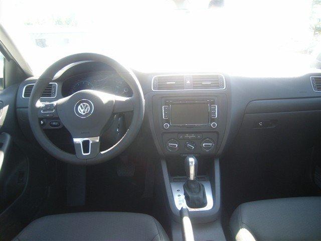 Volkswagen Jetta 2011 photo 3