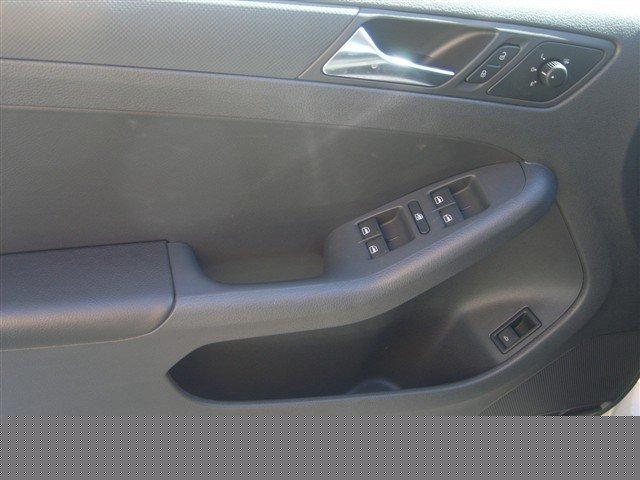 Volkswagen Jetta 2011 photo 4