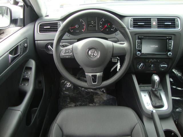 Volkswagen Jetta 2011 photo 2