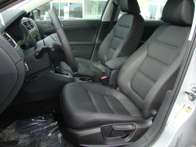 Volkswagen Jetta 2011 photo 3