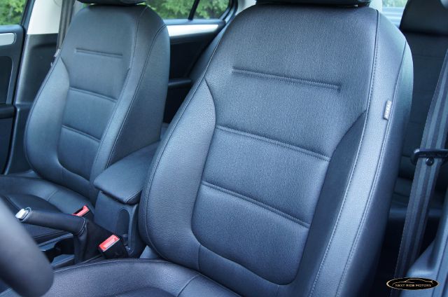 Volkswagen Jetta CD With MP3 Sedan