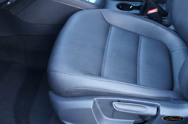 Volkswagen Jetta 2011 photo 3