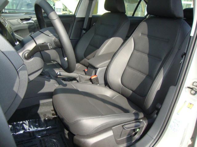 Volkswagen Jetta 2011 photo 3