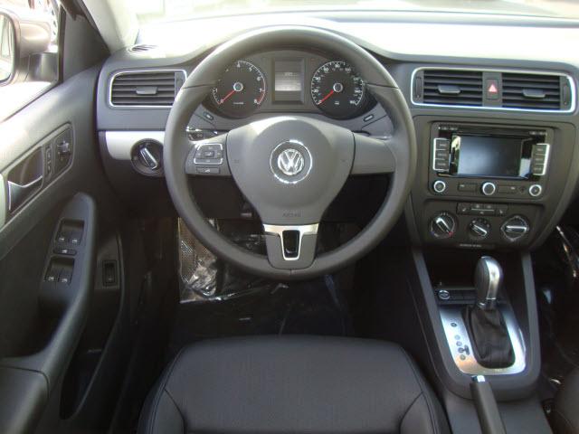 Volkswagen Jetta 2011 photo 1