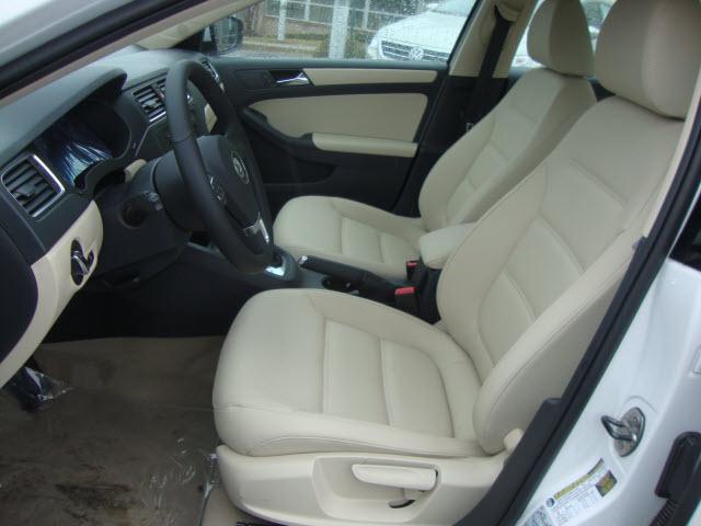 Volkswagen Jetta 2011 photo 3
