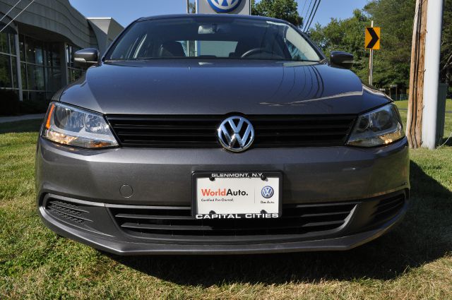Volkswagen Jetta 2012 photo 2