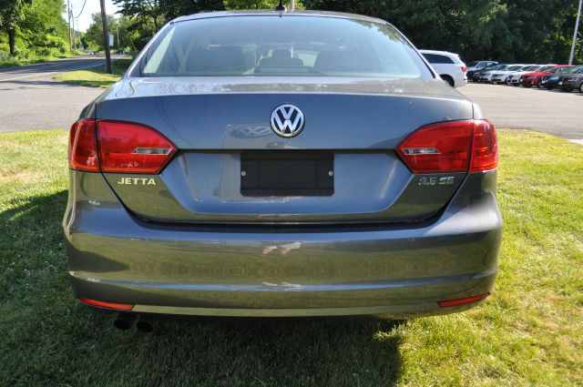 Volkswagen Jetta 2012 photo 3