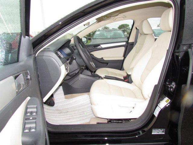 Volkswagen Jetta 2012 photo 2