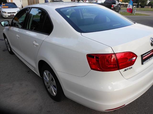 Volkswagen Jetta 2012 photo 4