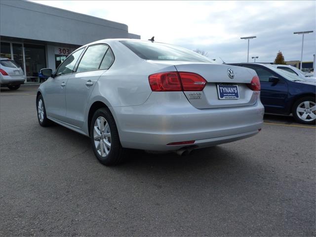 Volkswagen Jetta 2012 photo 4