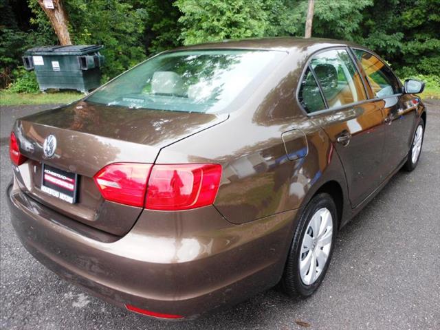 Volkswagen Jetta 2012 photo 4