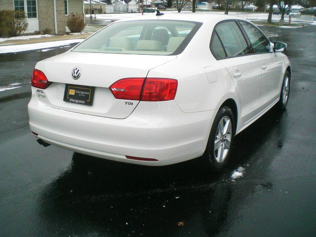 Volkswagen Jetta 2012 photo 3