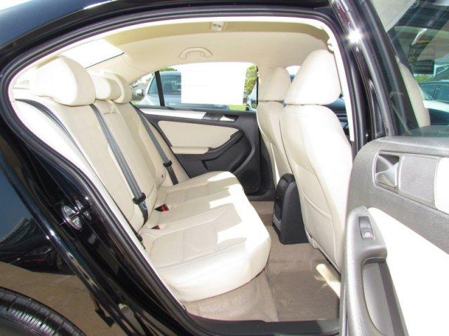 Volkswagen Jetta 2012 photo 3
