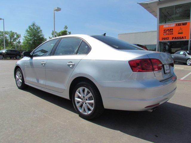 Volkswagen Jetta 2012 photo 2