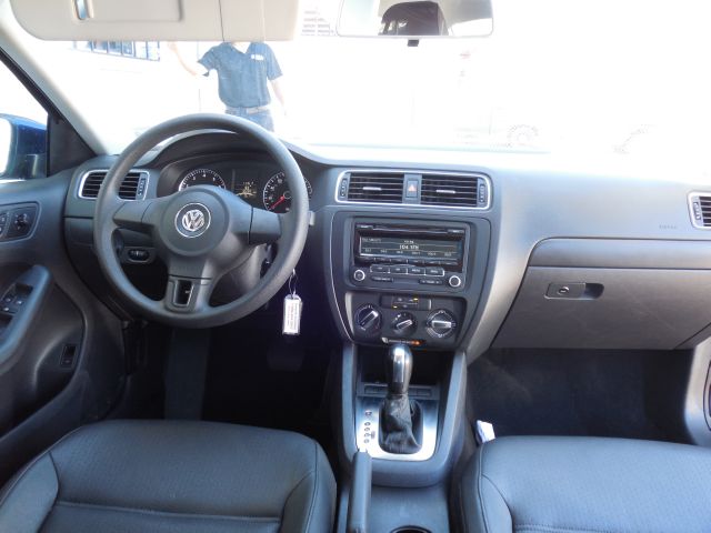 Volkswagen Jetta 2012 photo 2