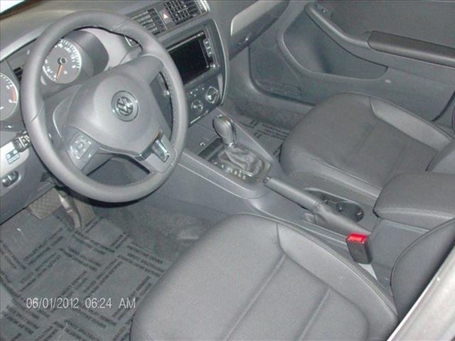 Volkswagen Jetta 2012 photo 2
