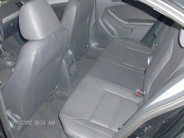 Volkswagen Jetta 2012 photo 3