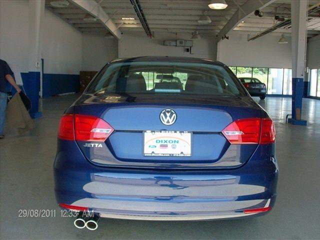 Volkswagen Jetta 2012 photo 2