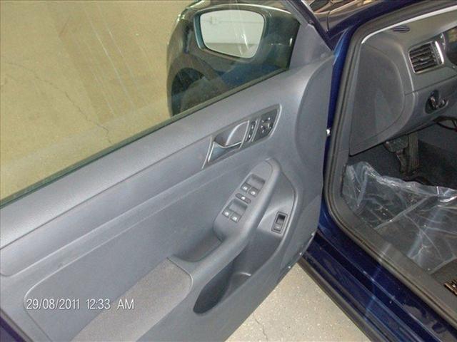 Volkswagen Jetta 2012 photo 3