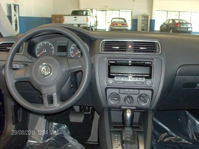 Volkswagen Jetta 2012 photo 5