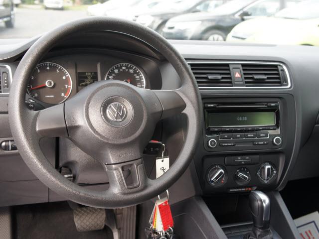 Volkswagen Jetta 2012 photo 4