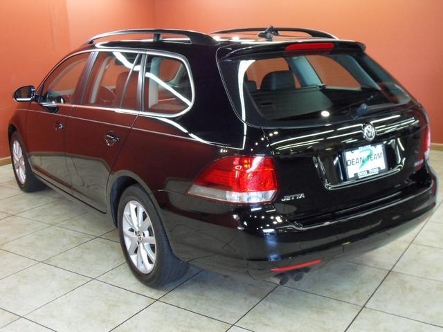 Volkswagen Jetta 2012 photo 2