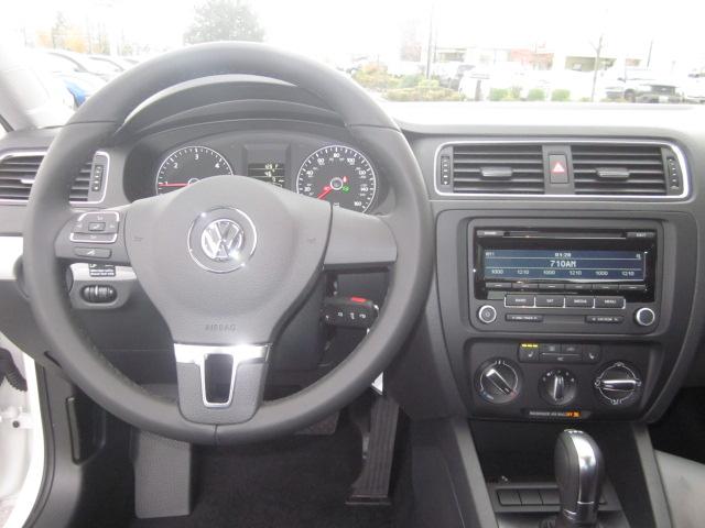 Volkswagen Jetta 2012 photo 3