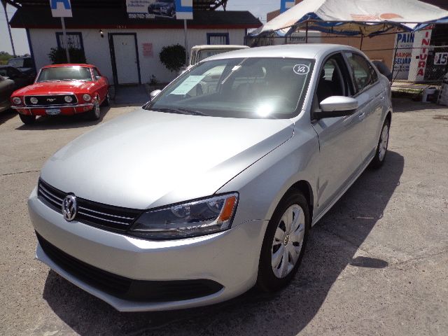 Volkswagen Jetta 2012 photo 2