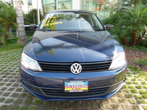 Volkswagen Jetta 2012 photo 2