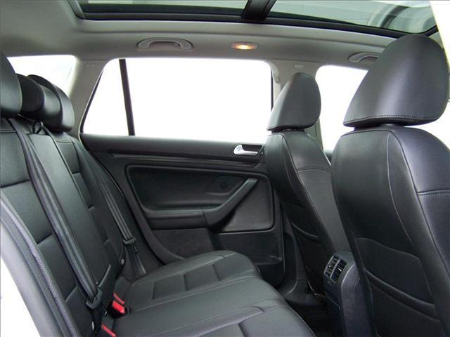 Volkswagen Jetta 2012 photo 32