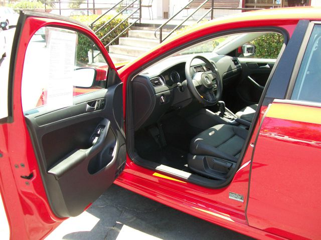 Volkswagen Jetta Supercharged Notchback Sedan