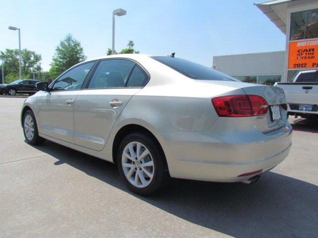Volkswagen Jetta 2012 photo 2