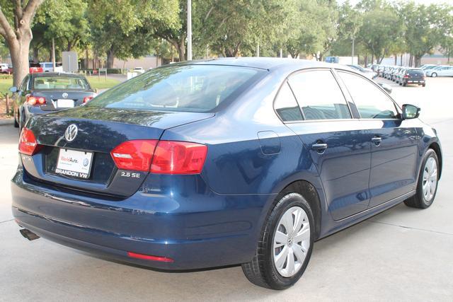 Volkswagen Jetta 2012 photo 1