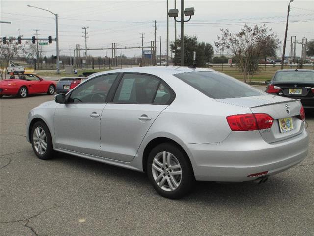 Volkswagen Jetta 2012 photo 3