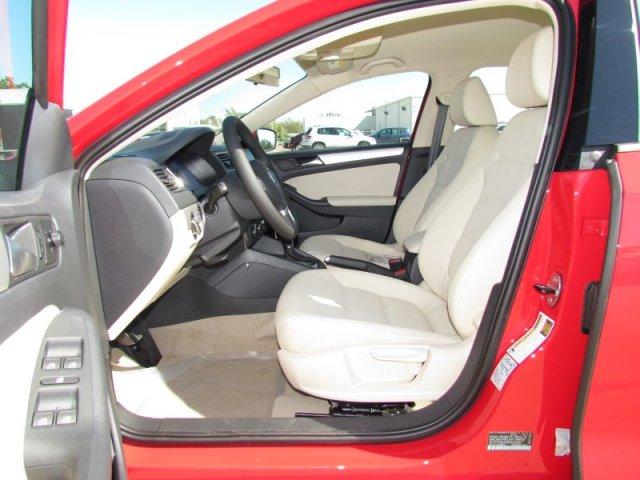 Volkswagen Jetta 2012 photo 2