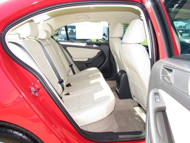 Volkswagen Jetta 2012 photo 3