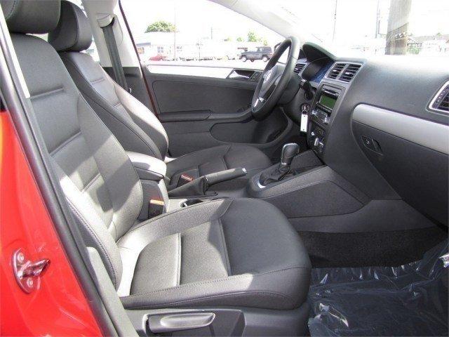 Volkswagen Jetta 2012 photo 2