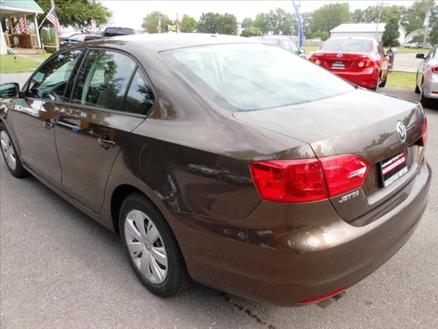 Volkswagen Jetta 2012 photo 2