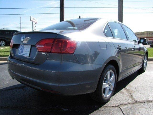 Volkswagen Jetta S Coupe AERO PKG Sedan