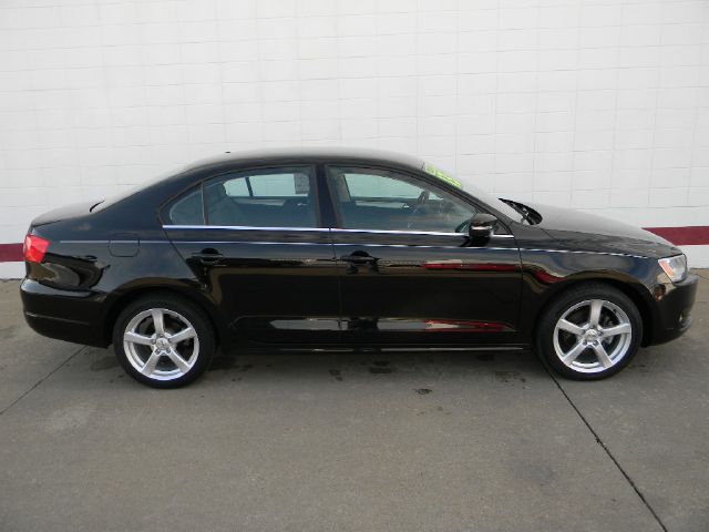 Volkswagen Jetta SE Sedan