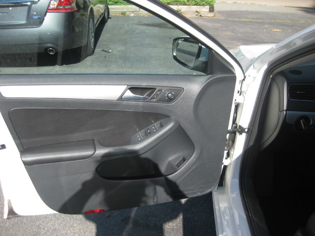 Volkswagen Jetta Reg Cab 111.2 Inch WB 2WD LS Truck Sedan