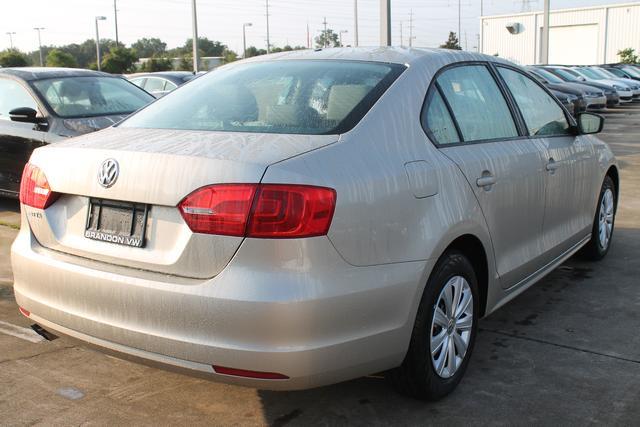 Volkswagen Jetta 2013 photo 2