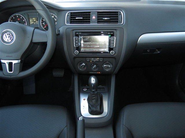 Volkswagen Jetta Vogue Tires Sedan