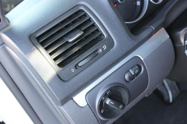 Volkswagen Jetta GLI 2008 photo 2