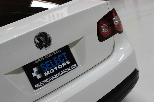 Volkswagen Jetta GLI 2008 photo 23