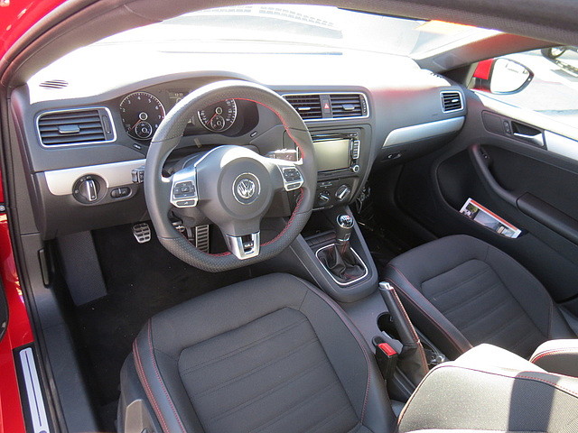 Volkswagen Jetta GLI 2012 photo 1